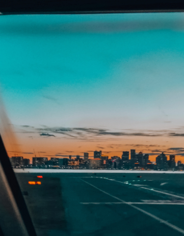 Schlafen im Flugzeug: 10 Tipps einer Flugbegleiterin + gratis Packliste